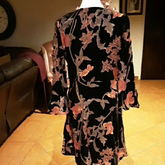 Elegant Floral Midi Dress - Picture 6 of 10